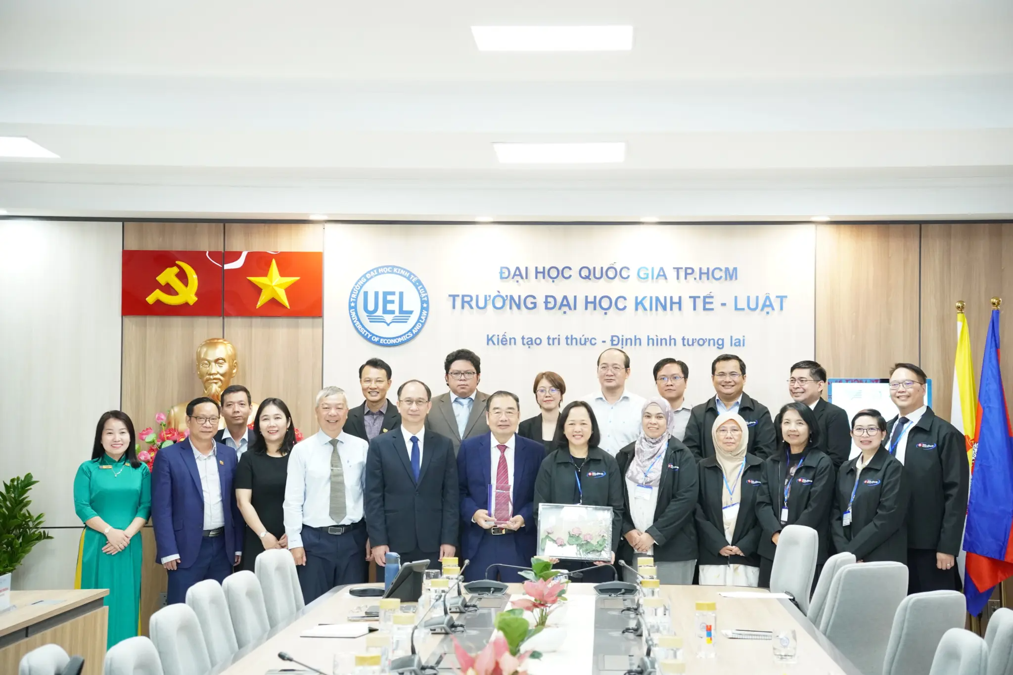 ĐHQG-HCM khai mạc đợt đánh giá ngoài cấp chương trình đào tạo theo tiêu chuẩn AUN-QA tại Trường ĐH Kinh tế – Luật