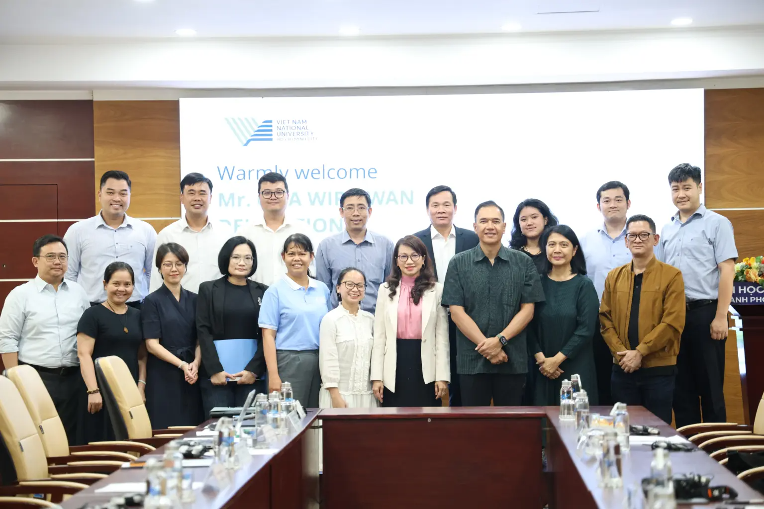 ĐHQG-HCM thúc đẩy kết nối hợp tác quốc tế trong nghiên cứu biến đổi khí hậu, phát triển bền vững và năng lượng với các chuyên gia Đại học Stanford