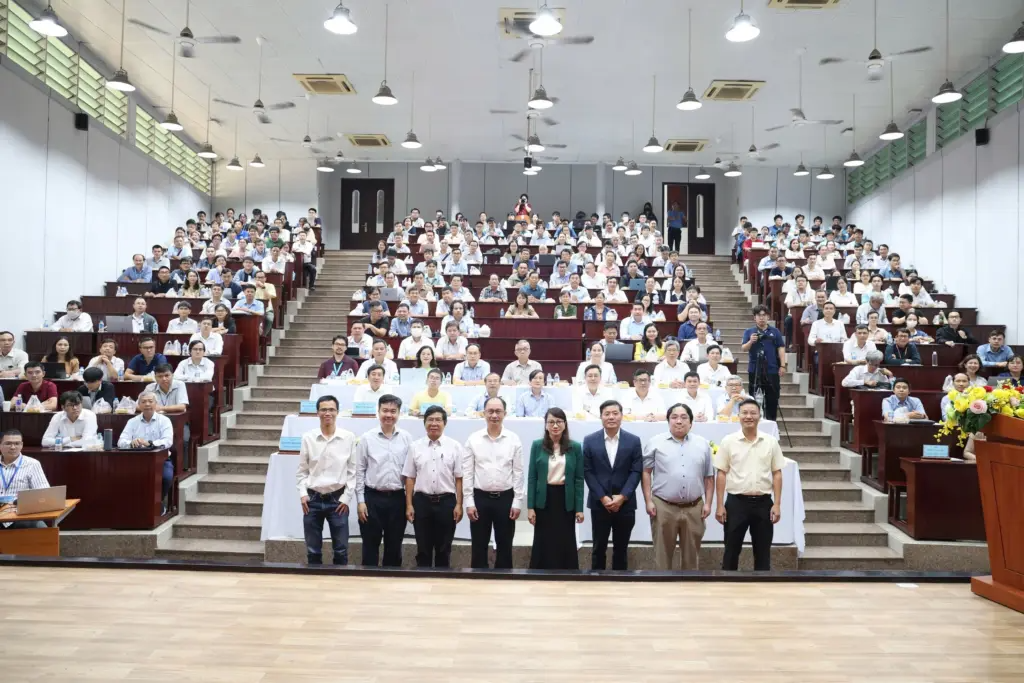 ĐHQG-HCM thúc đẩy đổi mới dạy và học Toán trong kỷ nguyên công nghệ, hướng tới Top 100 thế giới